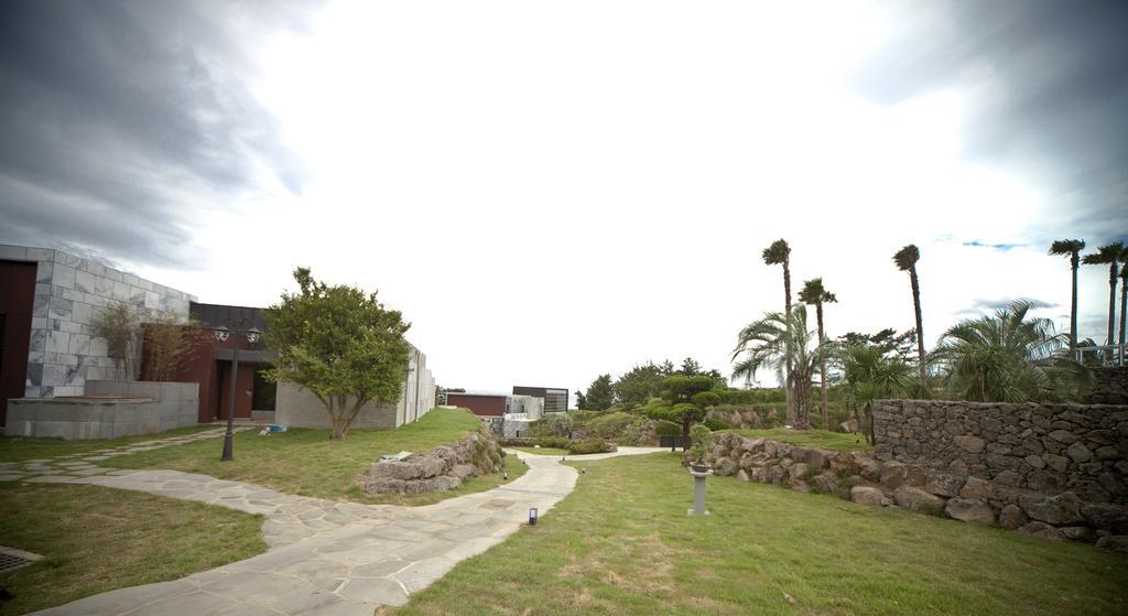 Stanford Hotel And Resort Jeju Esterno foto