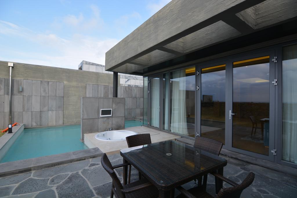 Stanford Hotel And Resort Jeju Esterno foto